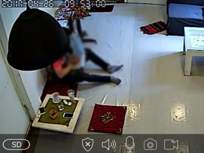 Clip cặp đôi chốt cửa "mây mưa" trong quán cà phê ở Hà Nội gây bức xúc