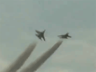 Hiếm thấy: "Hổ mang chúa" Su-30MK2 trình diễn công khai các bài bay độc đáo