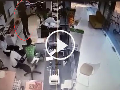 Video: Tên cướp chĩa súng vào nhân viên ngân hàng cướp tiền