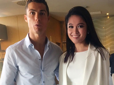 Á hậu Thùy Dung được danh thủ C. Ronaldo ôm eo ở Tây Ban Nha