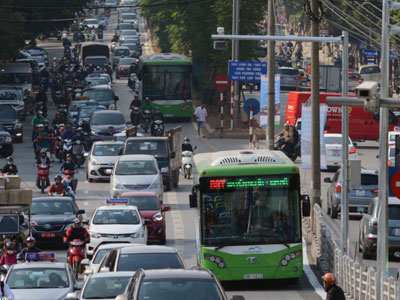 Hà Nội thí điểm phương án cho buýt thường chạy vào đường BRT