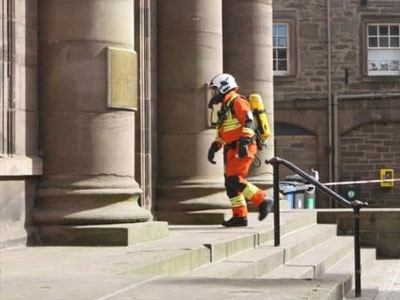 Nhiều gói đồ khả nghi được gửi đến văn phòng chính trị gia Scotland