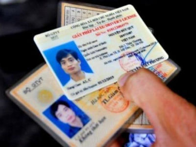 Bãi bỏ quy định buộc đổi bằng lái xe vật liệu giấy sang nhựa
