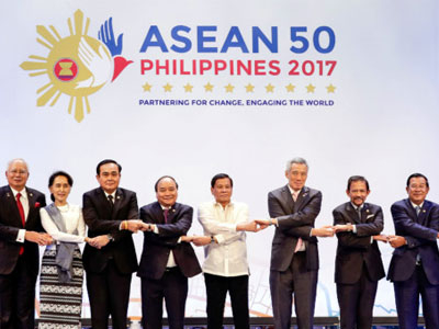 Cấp cao ASEAN lo ngại về quân sự hoá ở Biển Đông