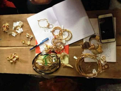 Kẻ gian nẫng lô trang sức trị giá 700 triệu ở tiệm vàng