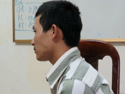 Mối tình trái ngang của tài xế xe đường dài với thiếu nữ tuổi đang lớn