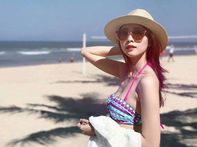 Đặng Thu Thảo diện bikini nóng bỏng khi cùng bạn trai doanh nhân đi du lịch Đà Nẵng