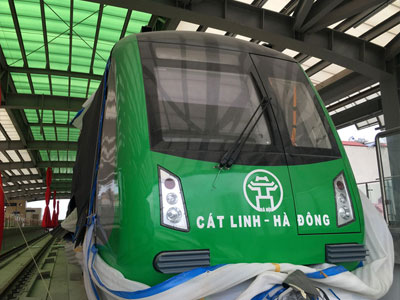 Cận cảnh tàu Cát Linh - Hà Đông tại ga đường sắt trên cao