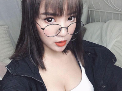 Hot girl 9X nổi tiếng bậc nhất của “quốc đảo sư tử”