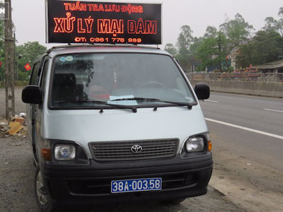 Công an dùng xe biển xanh giả đi xử lý nạn mại dâm