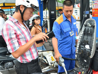 Giá xăng hôm nay điều chỉnh: Biến động đảo chiều
