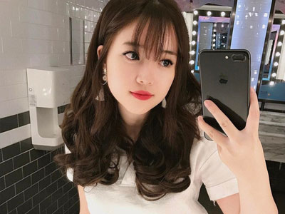 Nữ sinh 9X xinh đẹp, học giỏi "thuyết phục" bố mẹ chơi game kiếm 20 triệu đồng/tháng