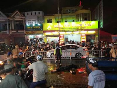 Va chạm giữa trời mưa trên đường phố, nam thanh niên tử vong
