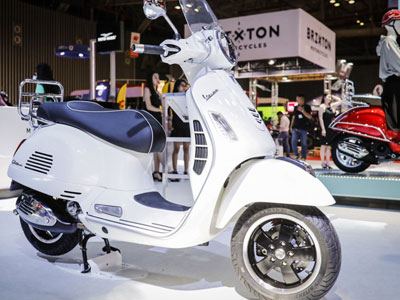 Vespa GTS 300 ABS trình làng, chưa có giá bán tại Việt Nam