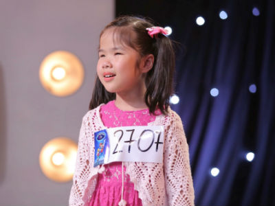 Cô bé khiếm thị gây xúc động tại Vietnam Idol Kids