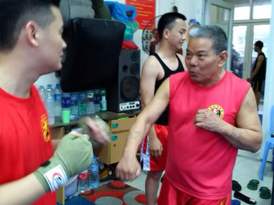 Cao thủ võ Việt một chiêu hạ gục “Từ Hiểu Đông” phái Thất Sơn Thần Quyền