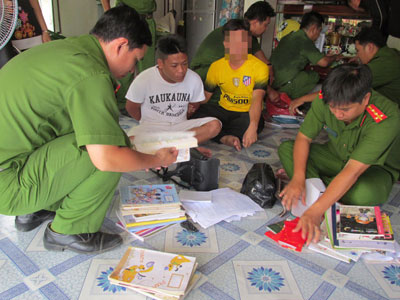 Đường dây đánh bạc ngàn tỉ: Bắt thêm 2 đối tượng “tay em”