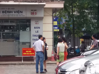 Hà Nội: Hàng chục thanh niên xông vào bệnh viện khống chế bác sĩ, tấn công bệnh nhân