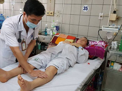 Nhập viện nguy kịch vì suy thận cấp chỉ sau 1 thang thuốc nam