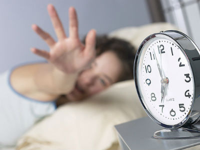 Bốn sai lầm nhiều người hay mắc khi mới ngủ dậy: Nên bỏ ngay để tránh bệnh nặng