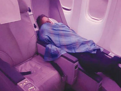 Cơ trưởng của chuyến bay có 305 khách bỏ buồng lái đi ngủ