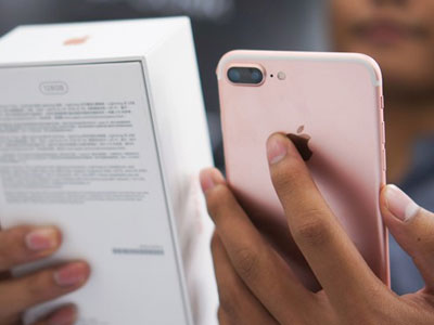 Đối đầu S8, iPhone 7 giảm giá không phanh tại Việt Nam