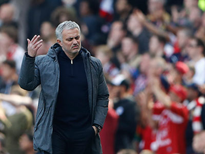 Mourinho: "Lần đầu tôi thấy CĐV Arsenal cười"