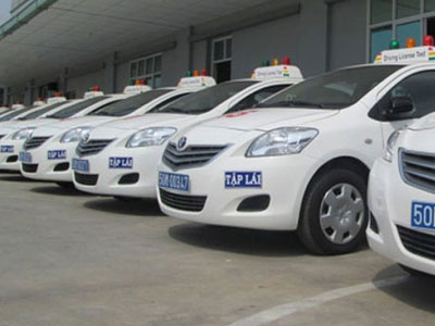 Người Việt lái xe kém là do không được dạy bài bản