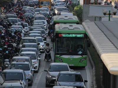 Xe buýt BRT và sự yếu kém đáng ngờ của quy hoạch