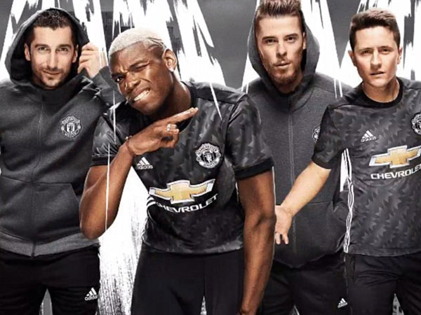MU công bố mẫu áo sân khách mùa 2017/18 đầy ấn tượng
