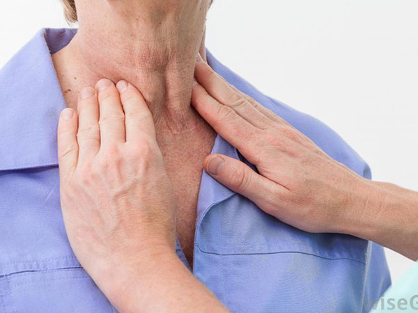 Ung thư vòm họng phát triển rất nhanh: Thấy có dấu hiệu sau thì khám ngay để ngăn ngừa