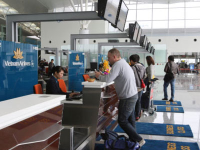 Vietnam Airlines hạ lương nhân viên bán hàng