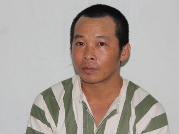 Bị khinh không có tiền, phụ hồ giết quản lý