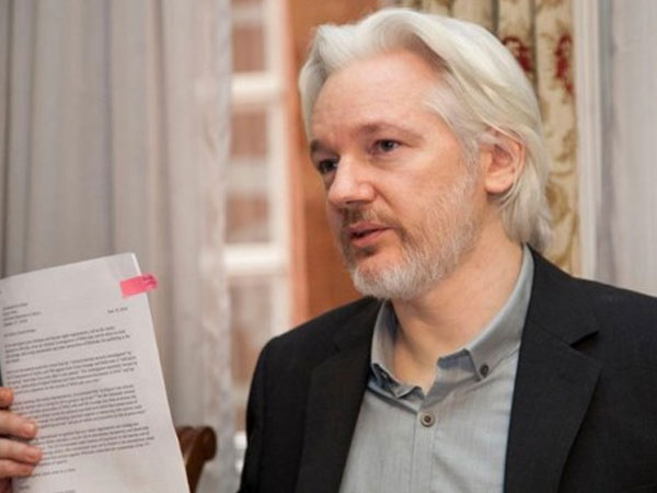 Cựu giám đốc FBI đuợc rủ đầu quân cho WikiLeaks