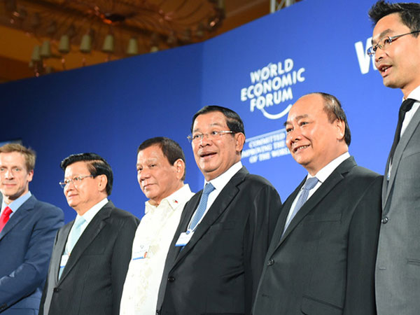 Hình ảnh Thủ tướng bắt đầu các hoạt động tại WEF-ASEAN