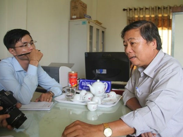 Kỳ lạ ông bí thư thị trấn có 4 năm sinh