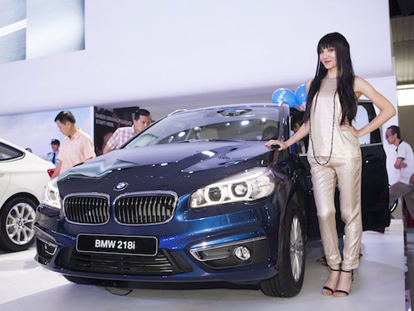 Lo hơn 600 xe tiền tỷ phơi mưa nắng, lãnh đạo cao cấp của BMW AG lại xin gặp Bộ Tài chính