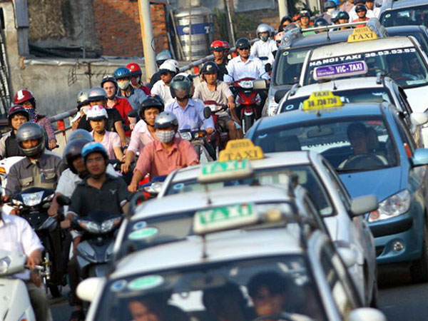Nghịch lý cước vận tải – giá xăng dầu: Sự “bất lực” của pháp luật cạnh tranh?