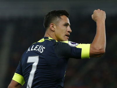 Sanchez nổ súng, Arsenal đẩy Man Utd về vị trí thứ sáu