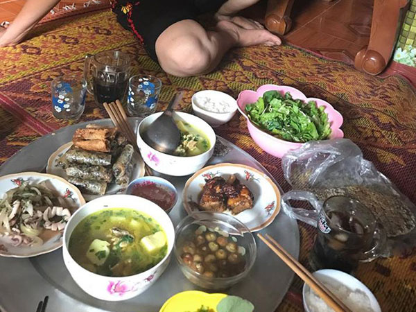 Tạm quên mẹ chồng khó tính đi chị em, cô gái này được nhà chồng cưng hơn cả khi ở nhà đẻ nữa!