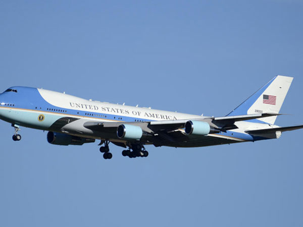 Air Force One của tổng thống Mỹ bị cháy khi đang sửa chữa