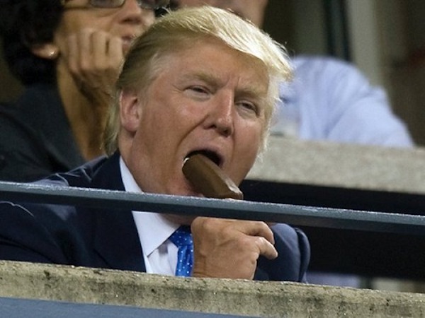 Báo chí công kích Trump vì ăn kem nhiều hơn người khác