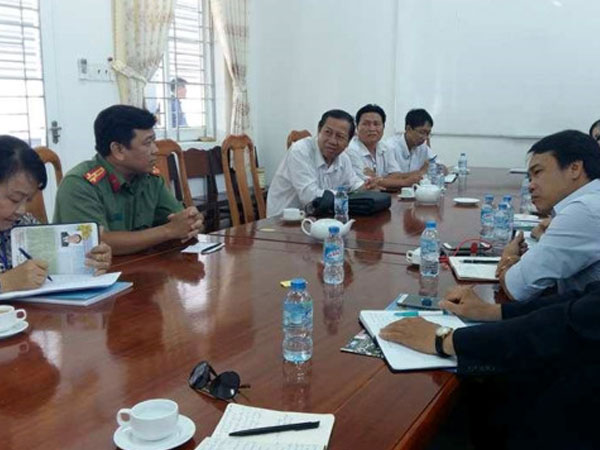 Bé gái bị hiếp dâm và thư tuyệt mệnh: Người lạ mặt đe dọa phóng viên