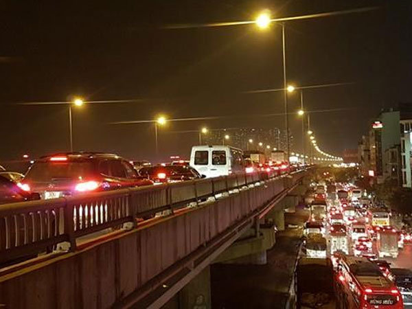 Hà Nội: 5.000 tỷ đồng gỡ nút giao tắc kinh niên