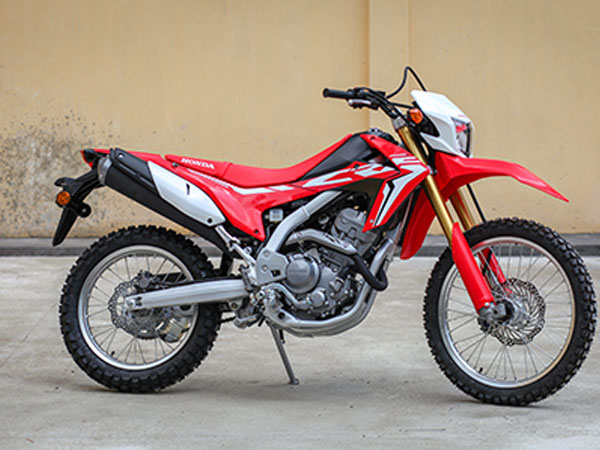 Honda CRF250L bản 2017 giá 8.500 USD đầu tiên về Việt Nam
