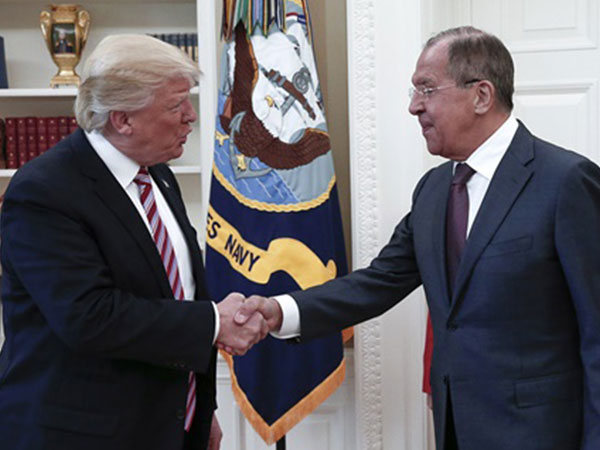 Nhà Trắng "bẽ mặt" vì Nga công bố họp kín Trump - Lavrov