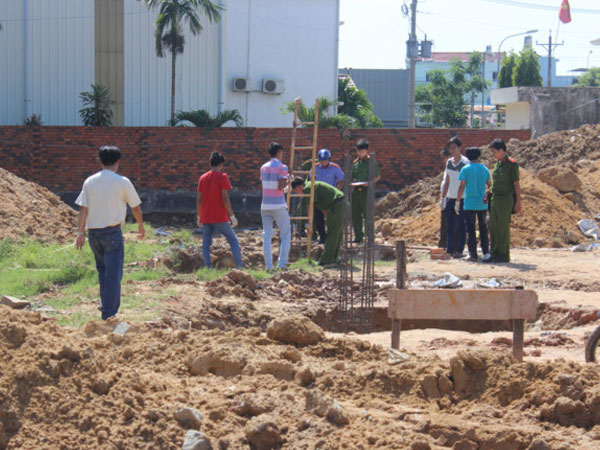 Phát hiện thi thể bảo vệ dưới hố móng công trình