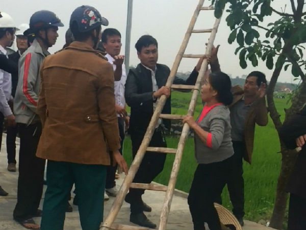 Đình chỉ công tác Thượng úy CSGT cản trở phá dỡ công trình vi phạm