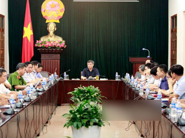 Hải Phòng lệnh bắt khẩn cấp 2 phụ nữ hắt dầu luyn vào thịt lợn