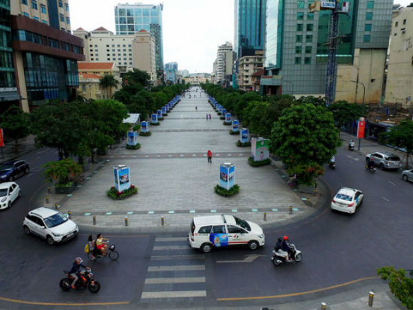 TP.HCM cấm toàn bộ xe ra vào đường Nguyễn Huệ